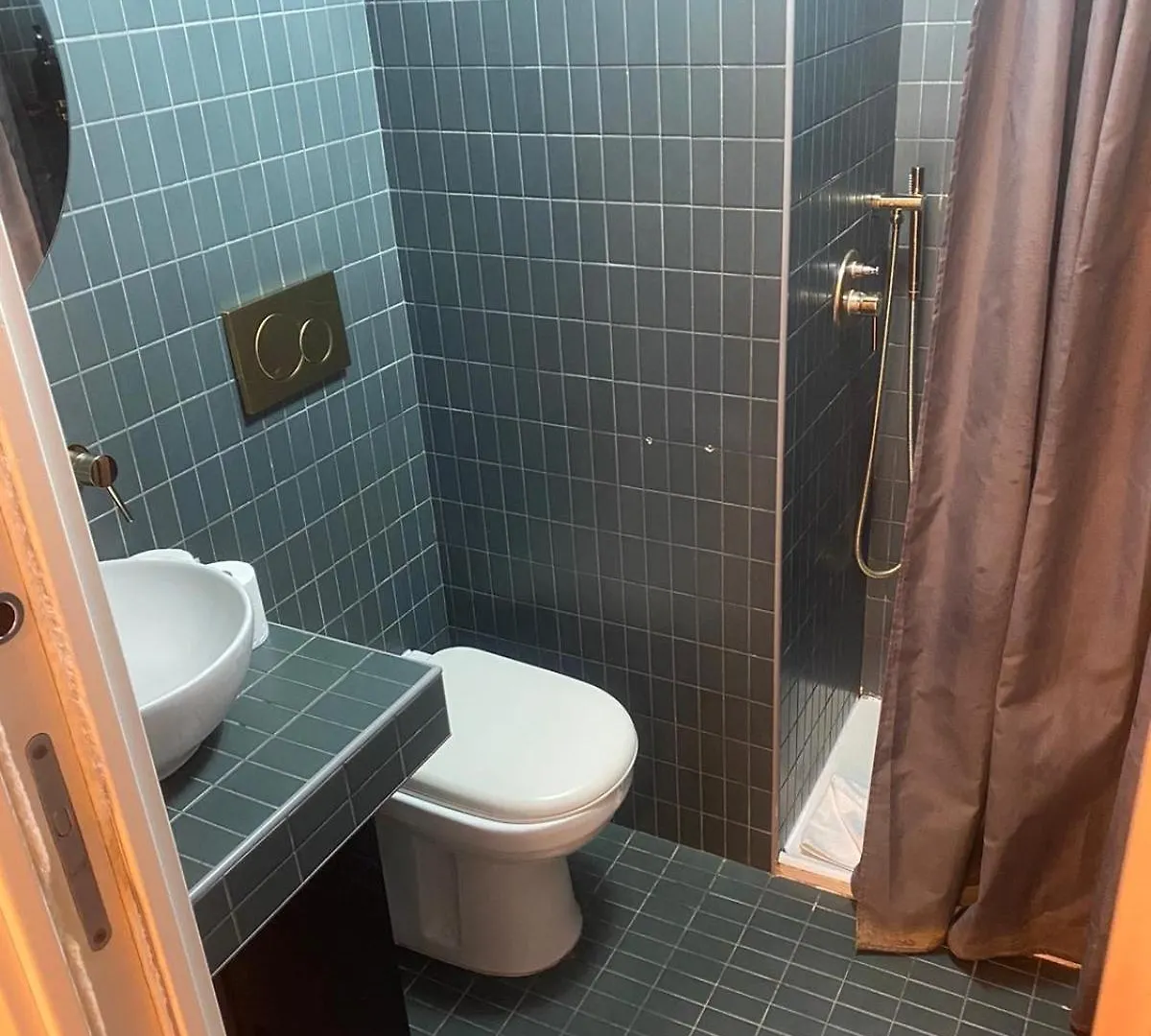 Ponte Vetero Hideaway - Underground Apartment Milan 0*,